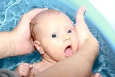 Бассейн, плавание новорожденных